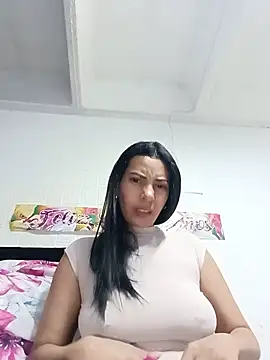 DaphneRosses Chat XXX in diretta