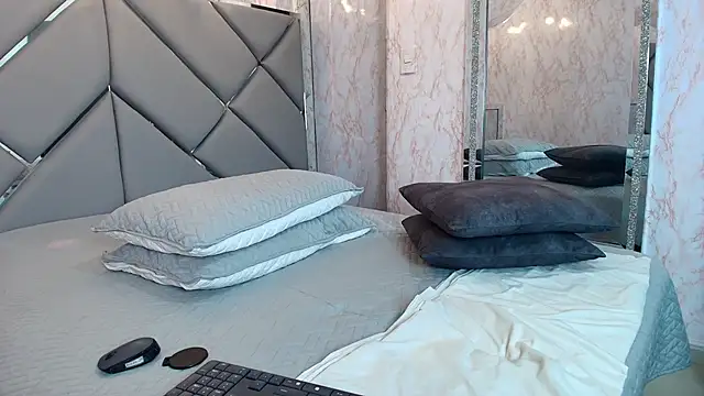 Czat XXX na żywo – Dolly_boobsy