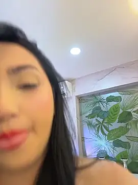 Chat +18 de LIAH_IZUMI ao vivo