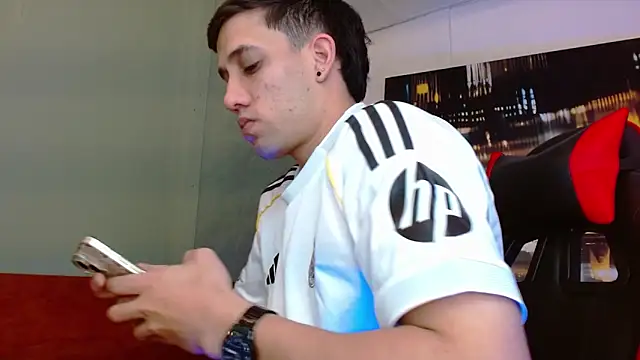 Živý XXX chat alexgiraldo__