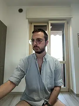 ItalianAlex Chat XXX live