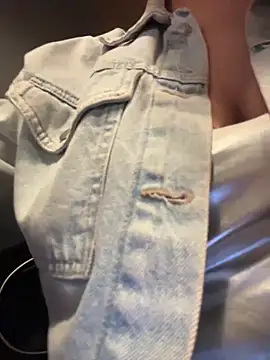 Tisha_BustyのライブXXXチャット
