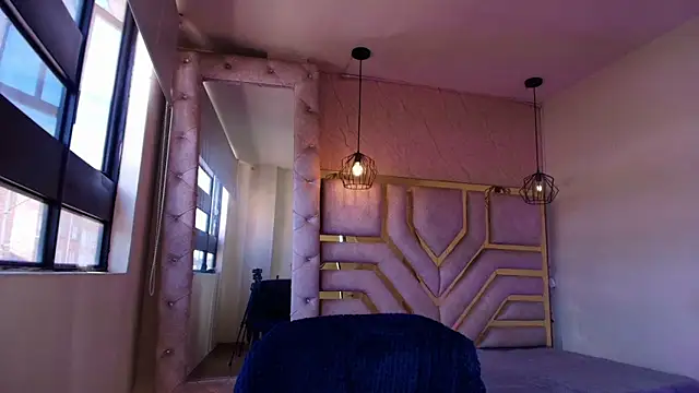 Fieramadame Adlı Modelin Canlı XXX Sohbeti
