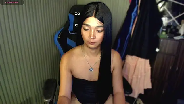 XXX chat uživo modela TrinityFucksYou