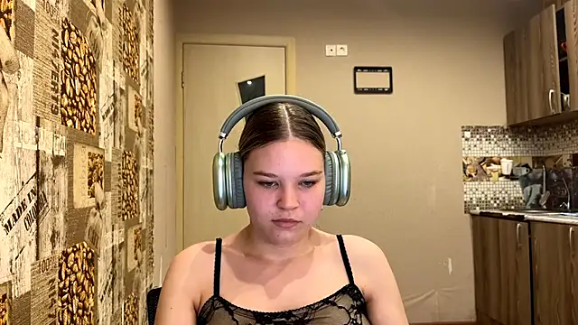 HellyRay élő XXX-chatje