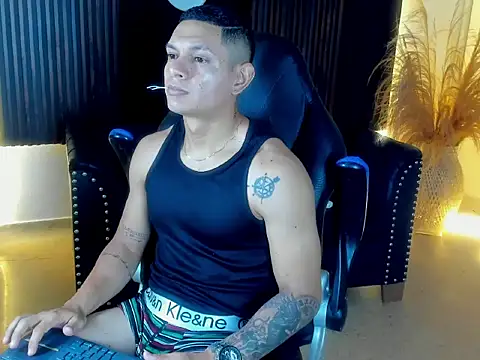 HenrryDouglas' Live XXX Chat
