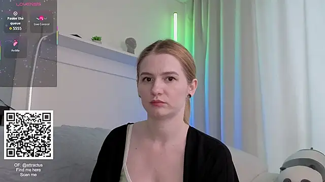 TinaAngel Adlı Modelin Canlı XXX Sohbeti