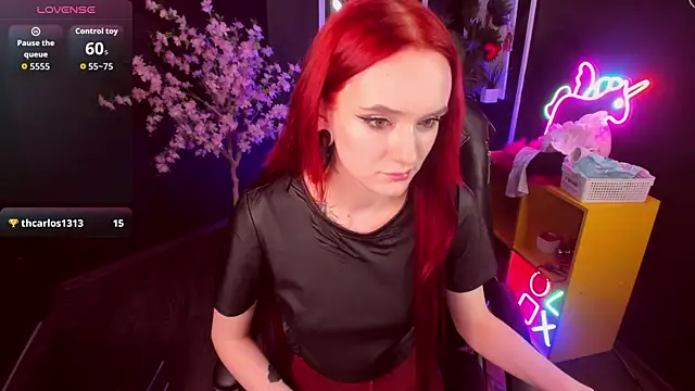 CrimsonMarquise Adlı Modelin Canlı XXX Sohbeti