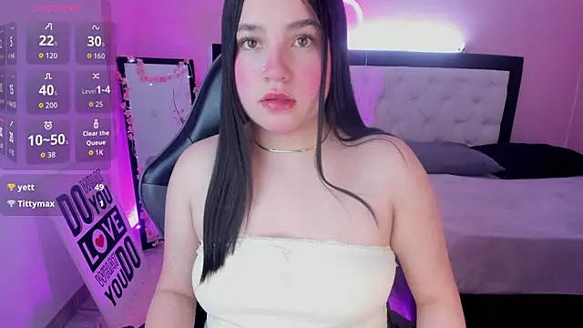 Chat XXX en directo de Julieth_Caandy