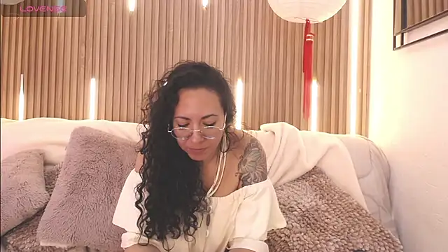 Chat XXX ao vivo de Velvet_Curly