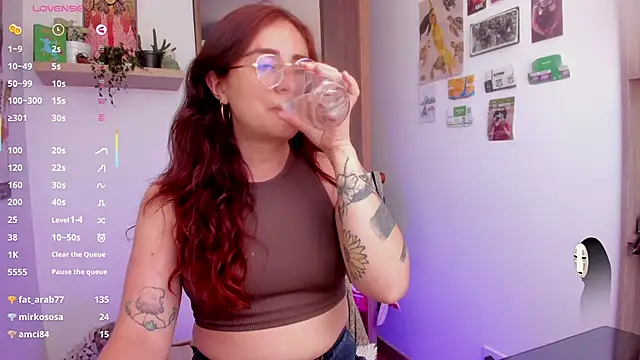 Chat XXX en directo de linda_giggle