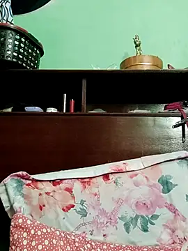 QueenSoreal Adlı Modelin Canlı XXX Sohbeti