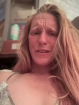 Chat +18 de GoldenFlameGoddess ao vivo