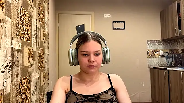 Chatroom XXX en direct de HellyRay