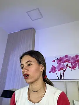 JuliaColemann Adlı Modelin Canlı XXX Sohbeti