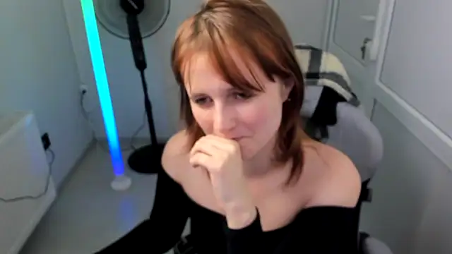 GoldenKiss' Live XXX Chat