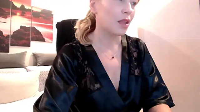 love-bionda's Live XXX Chat