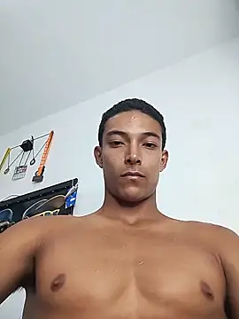 Demiansteven2 Adlı Modelin Canlı XXX Sohbeti