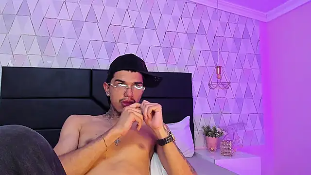 TysonRiggs Chat XXX live