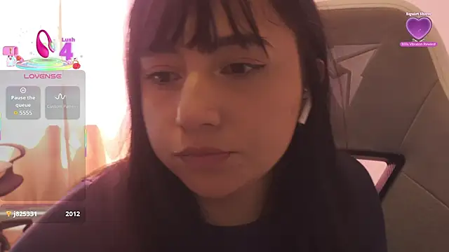 EmmitaGarcia's Live XXX Chat