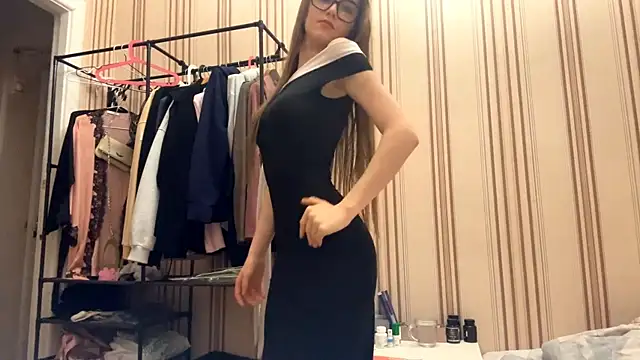 MiaWonderind's Live XXX Chat