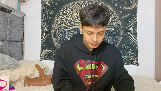 Andy_Belier23 Adlı Modelin Canlı XXX Sohbeti