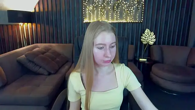 Alina_Blonde Live XXX-chat