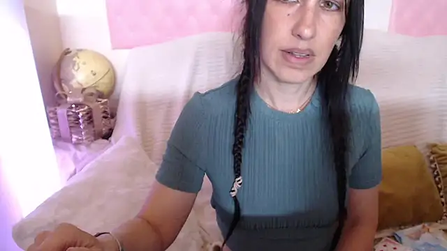 -Lou_'s Live XXX Chat