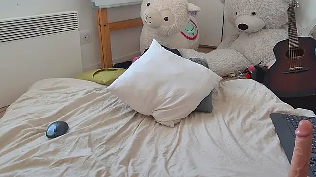 XXX chat uživo modela CeriseLapine