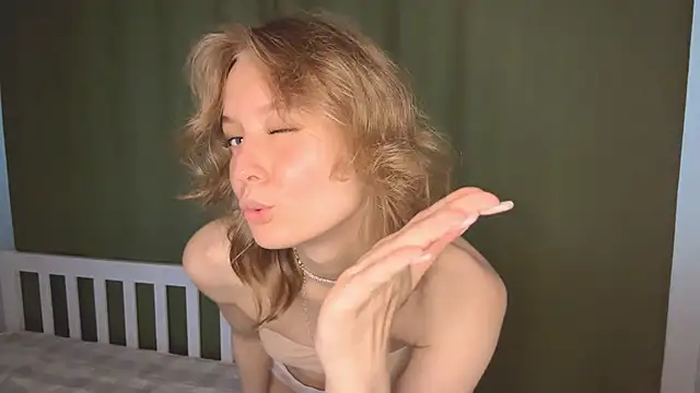 Chat +18 de YumeDoll ao vivo
