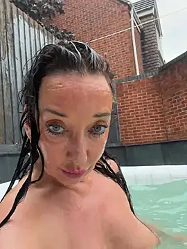 Chat XXX en directo de Kinky-CarlaXX