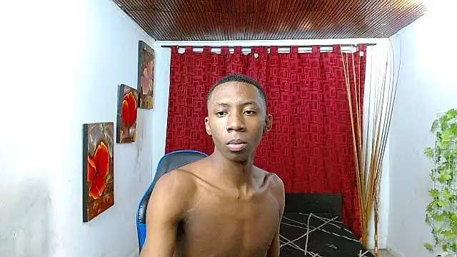milo018 Live XXX-chat