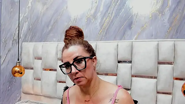 دردشة Milf_Drip الجنسية المباشرة