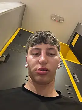 ARON_LUXX Adlı Modelin Canlı XXX Sohbeti