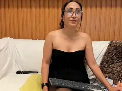 Riley_Reid_Milf 现场XXX聊天