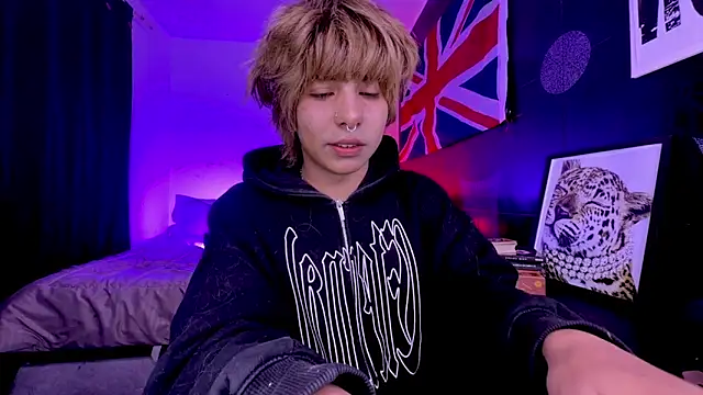Aronn_44 – Naživo XXX chat