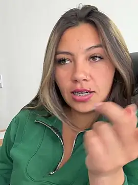 Chat XXX en directo de LIZ-06_