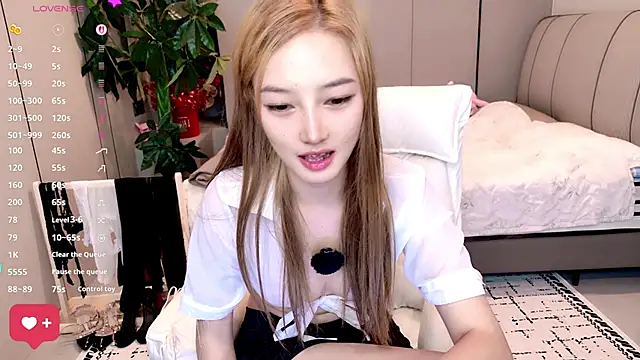 MMMxiXi6 Chat XXX live