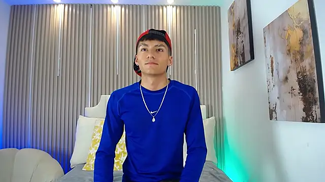 Show modela AdrianStark_ na web-kameri