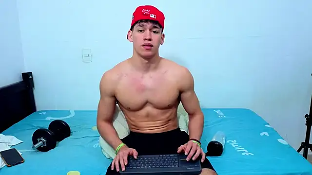 Онлайн чат XXX Luke_Muscle