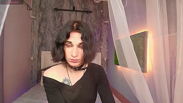 Онлайн чат XXX MickeQuinee