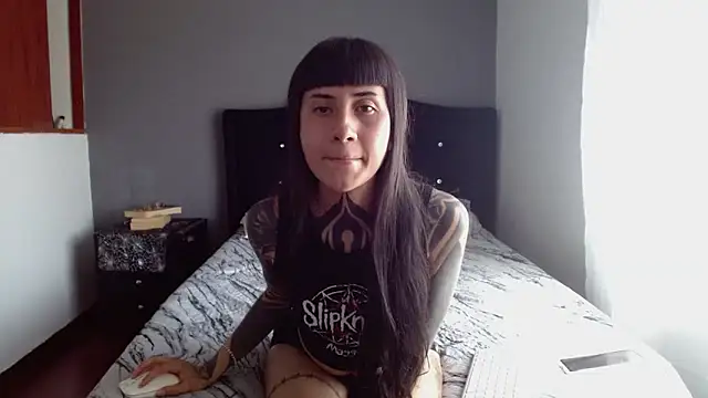 Chat XXX ao vivo de Emilia_1995