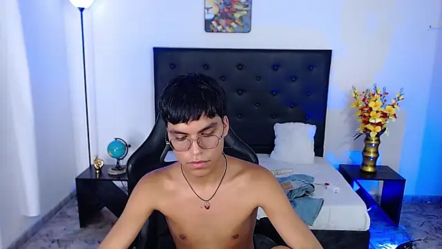 Maecum18 Live XXX-Chat