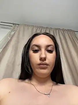 Lucy_doll22 Chat XXX live