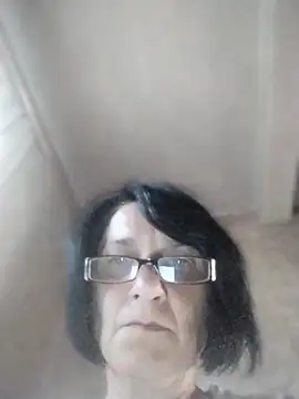 Chat +18 de MarieSinsss ao vivo