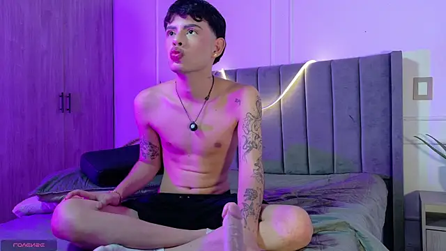 Chat +18 de Zeyn_smith ao vivo