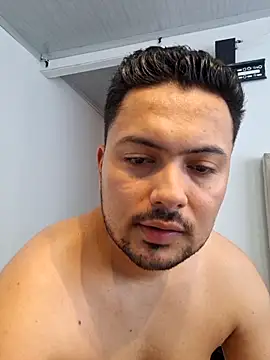 Chat +18 de ORTIZ96hot ao vivo