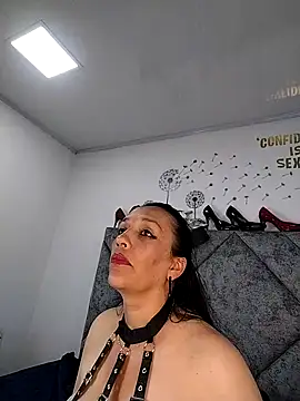 Shantey_Laurent – Live XXX-chat