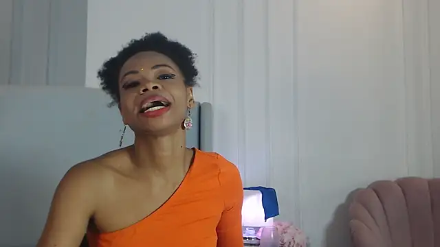 ChantalGarner Chat XXX live