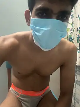 BadBoyTom78 即時 XXX 聊天